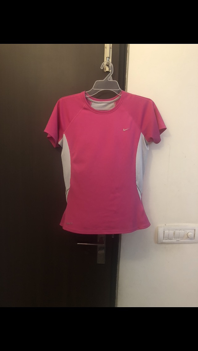 nike gym wear t shirt